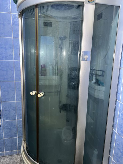 Продается Душевая кабина б/у