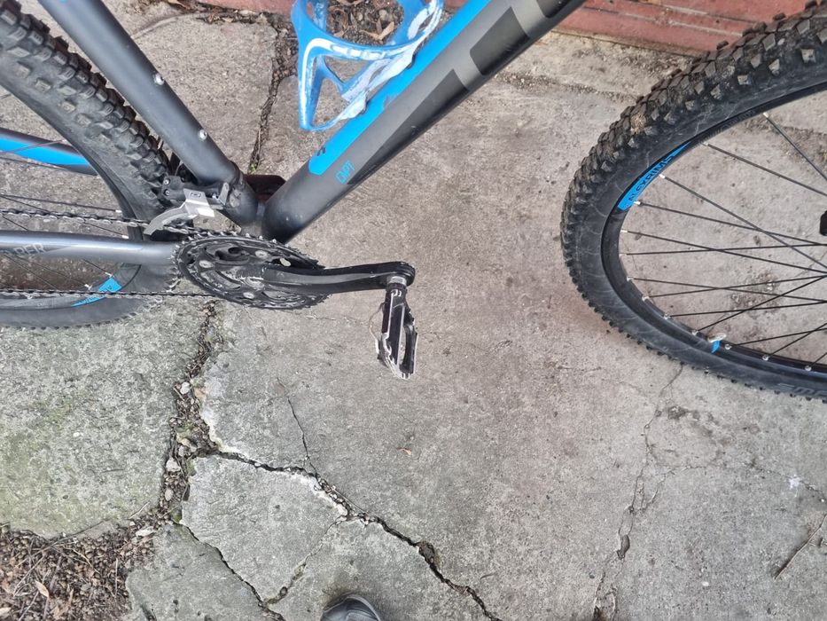 Vând bicicleta cube