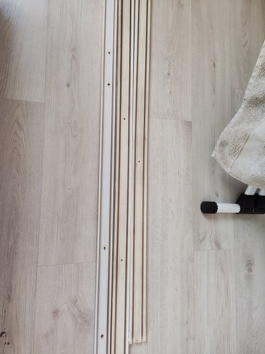 Продам карнизы потолочные