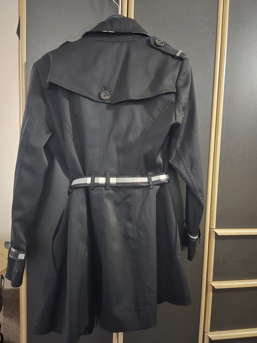 Черно плътно манто с колан