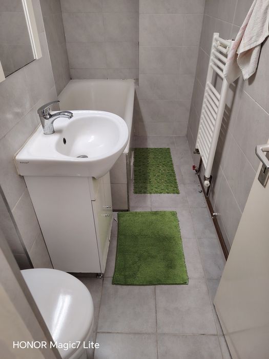 Închiriere garsoniera in Tg Mureș  . etajul 1  Dâmbu Pietros. Zona liniștită  . Imediat ocupabil
