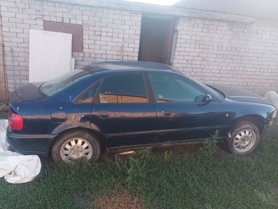 Продам Ауди А4  на запчасть