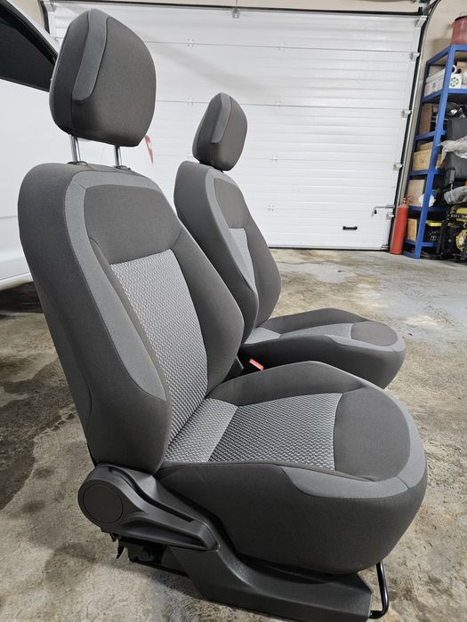 Продам сиденья на шевроле кобальт.