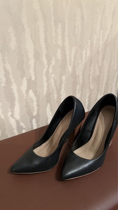 женские туфли, черные