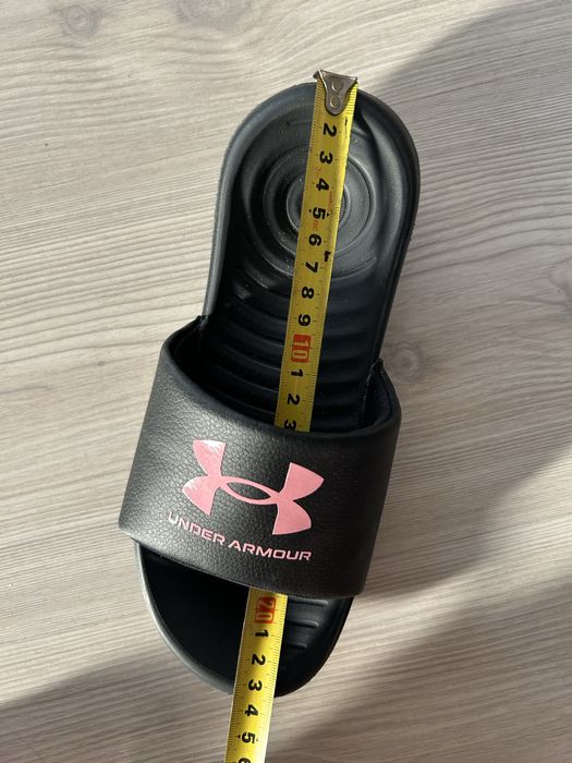 Șlapi under armour 36 impecabili
