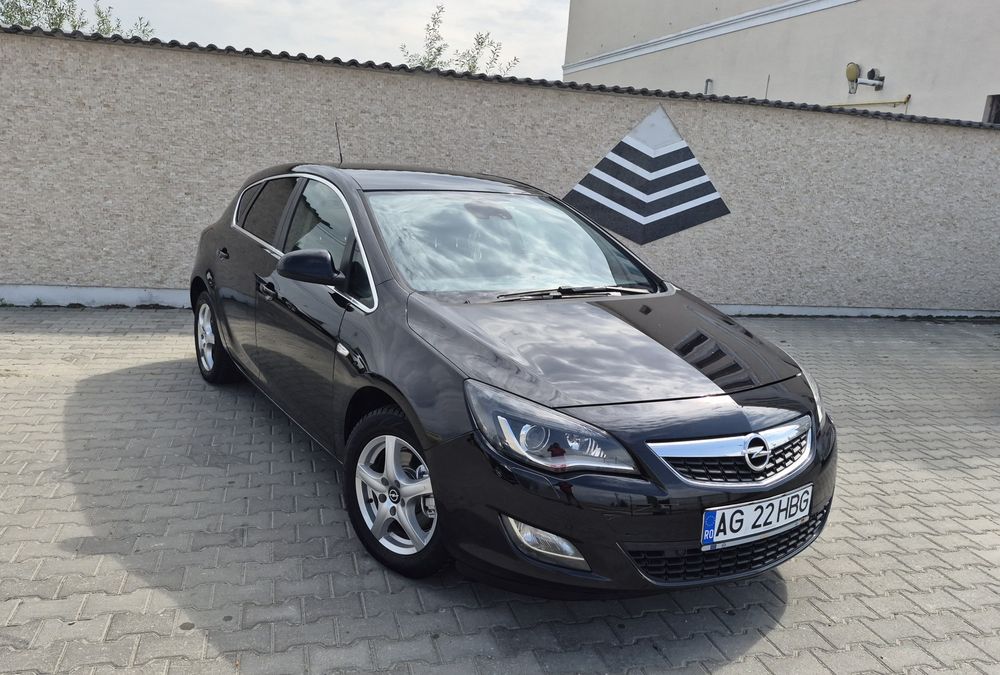 OPEL Astra 2011 — imagine 3