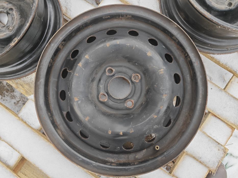 Продам комплект дисков, зимних шин,