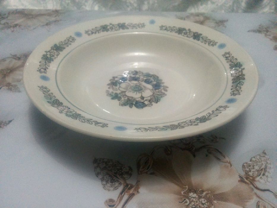 Cуповые фаянсовые тарелки