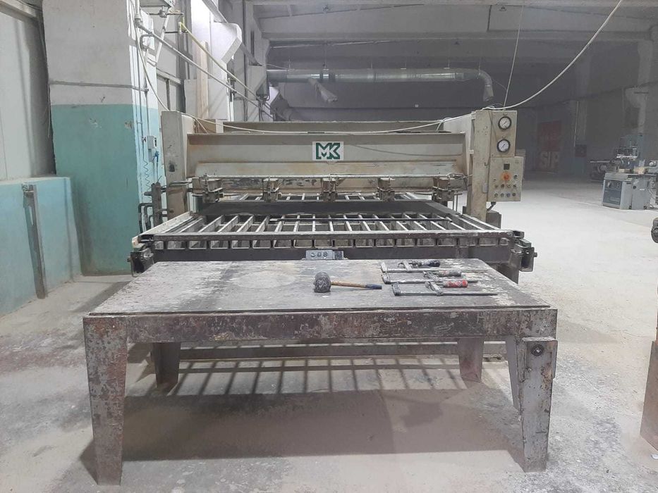 Presa lipit panouri la cald