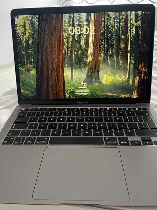 Лаптоп Macbook air with Apple M1