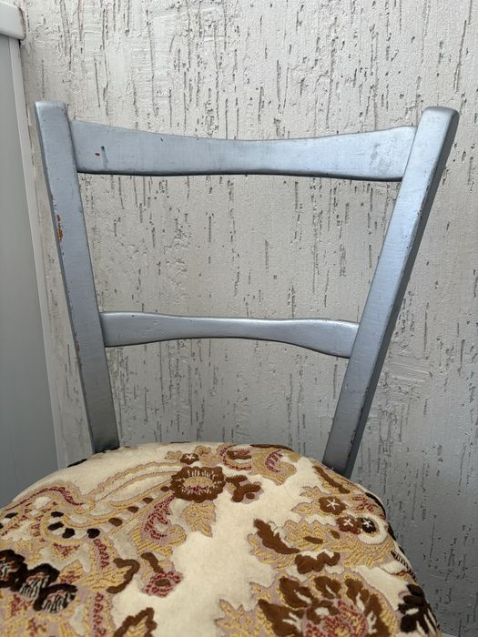Стулья деревянные