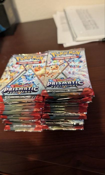 Pokemon Prismatic Evolution Pack