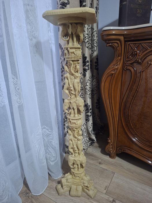 Piedestal asiatic rasina