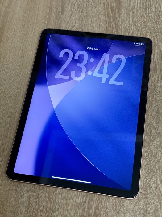 iPad Air 4 + стилус + чехол — отличное состояние