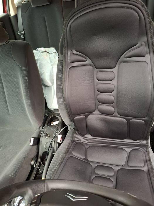 Масажираща постелка за кола или стол