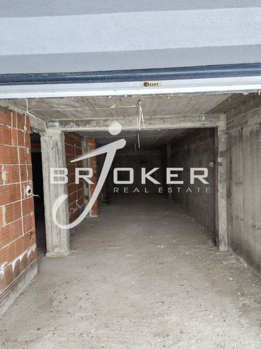 Гараж в Кърджали, област - Резбарци