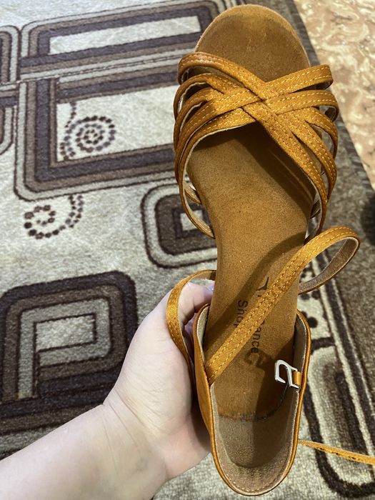 Продам туфли для танцев