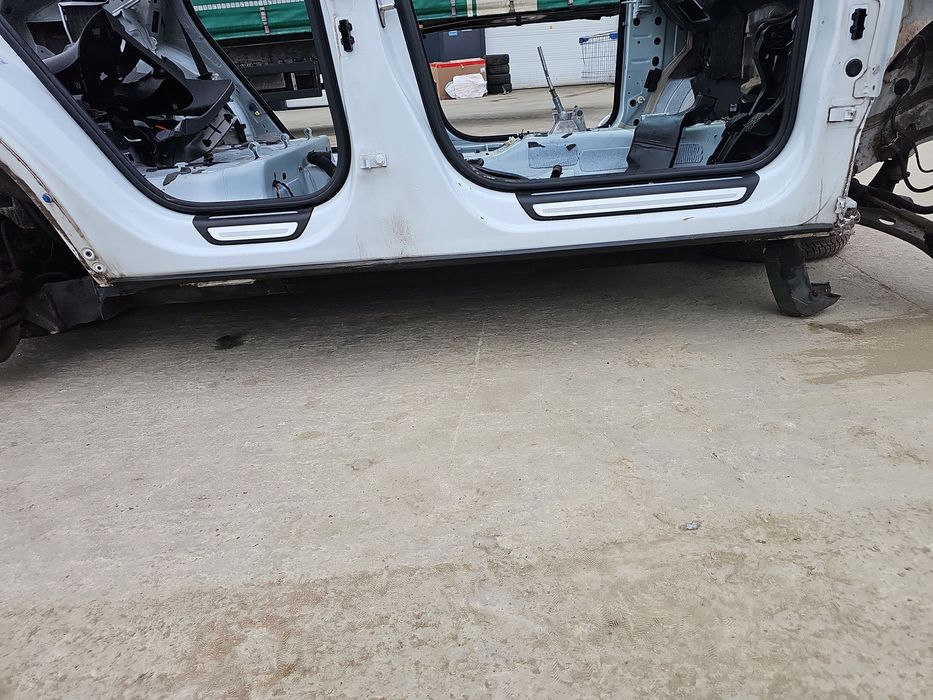 Prag lateral dreapta AUDI Q3 (8UB) [Fabr 2011-2018] OEM