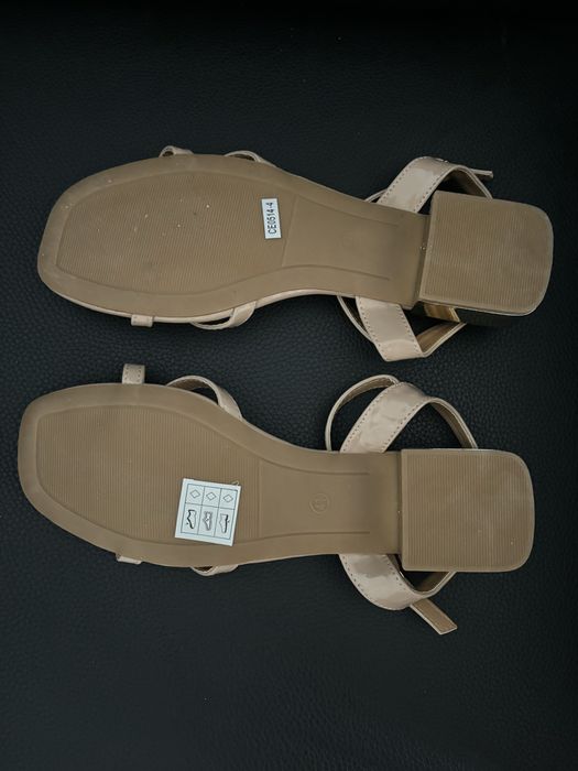 Дамски сандали с панделки