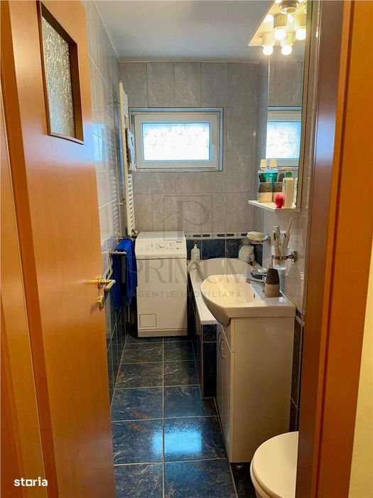 Dambovita - Etaj 3 Lift - 3 Camere - Decomandat - Centrala Proprie - B