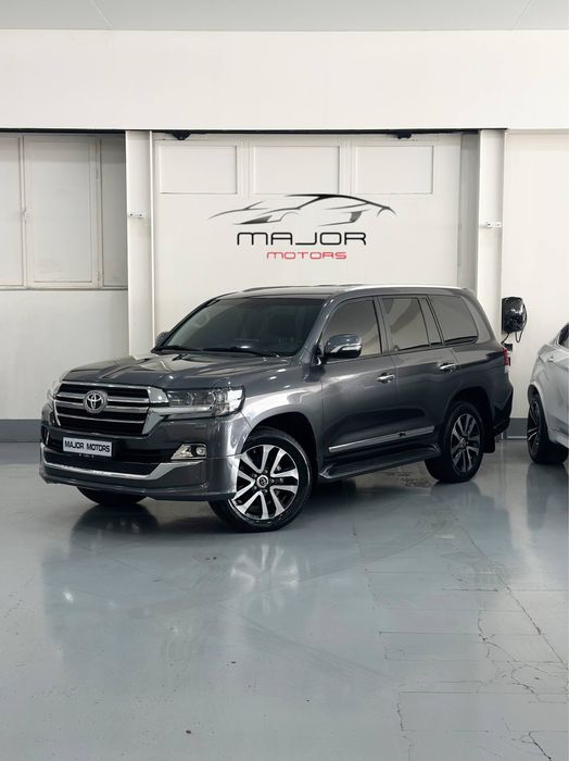 Bugun sotuvimizda Toyota Land Cruiser 200