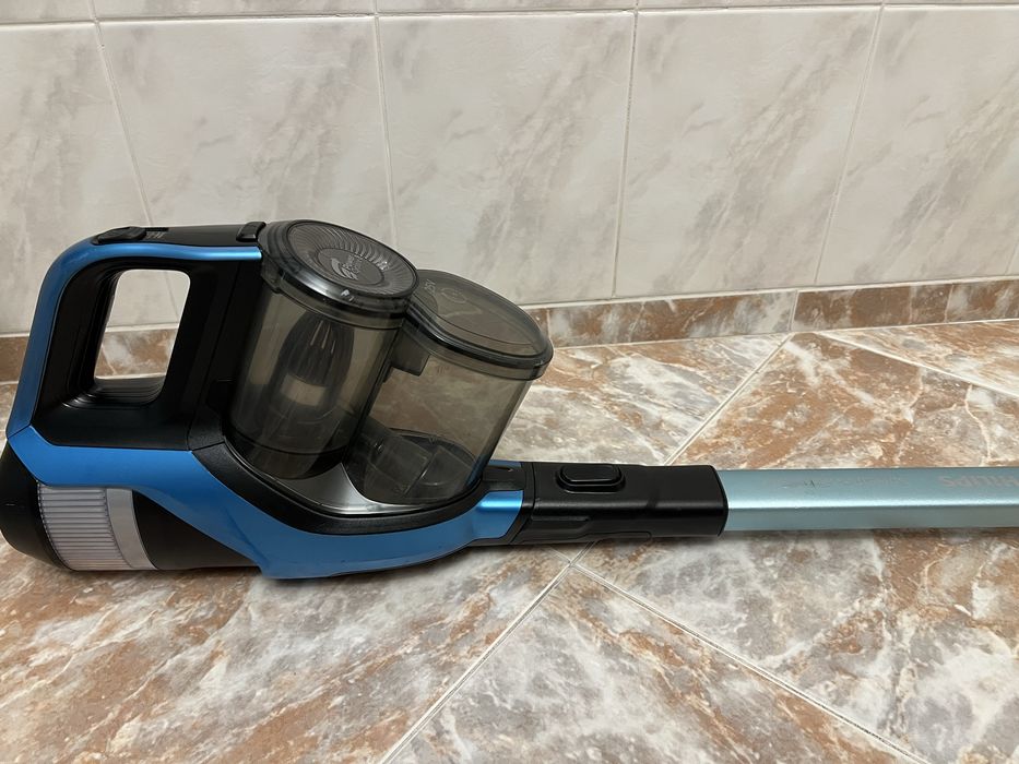 Безкабелна вертикална прахосмукачка Philips SpeedPro Max Aqua
