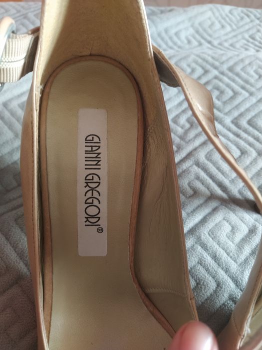 Кожаные босоножки Gianni Gregori