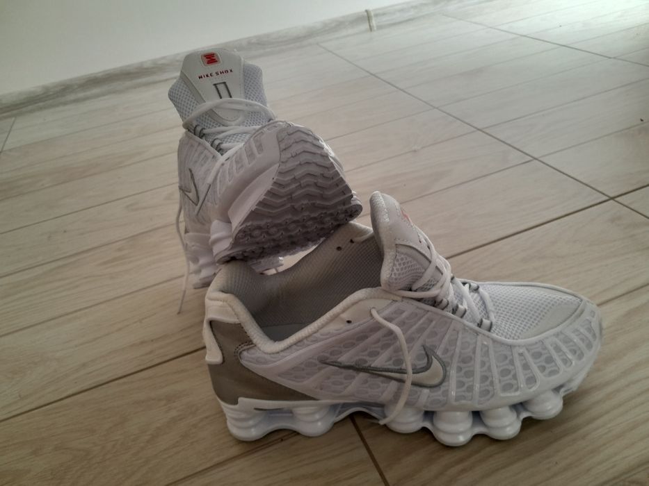 Нови маратонки от UK