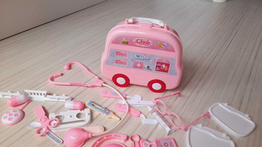 Детски лекарски комплект куфар с медински прибори
