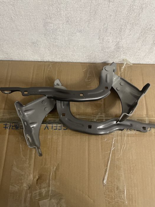 Капот Geely Coolray+петли