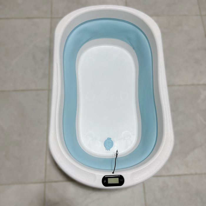 Детская ванночка с подушкой для купания