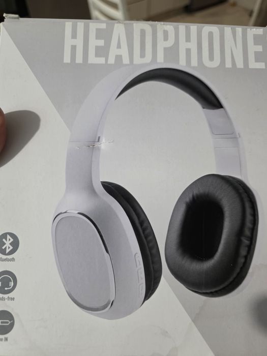 Слушалки чисти нови с блутот свързване