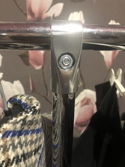 Гардеробна штанга