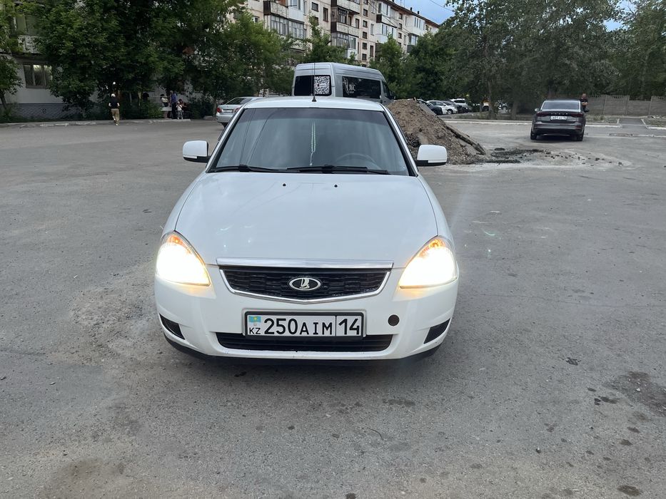 Продам Приору 2013 года