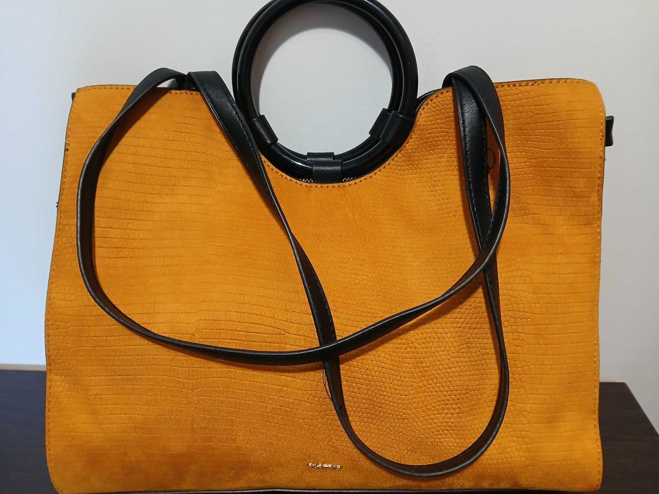 Продавам дамска чанта Parfois