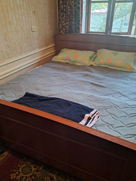 Продам кровать двухспалтний