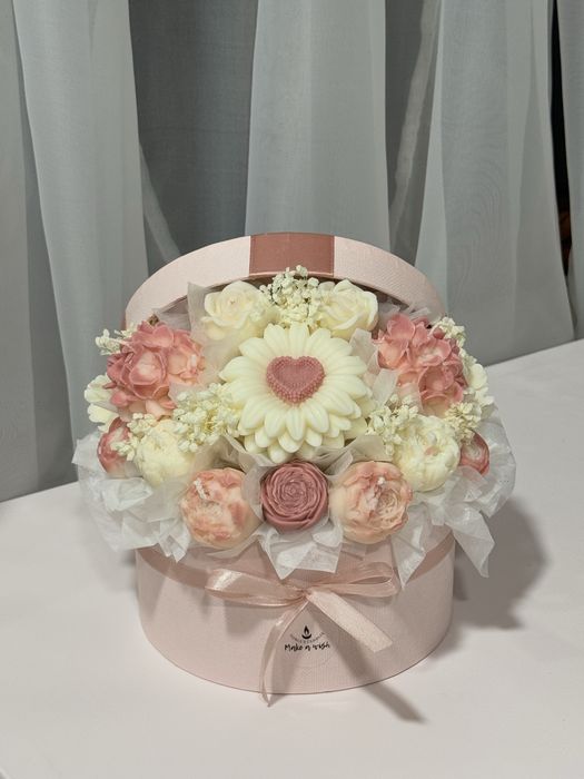 Букет-соеви свещи ,цветя