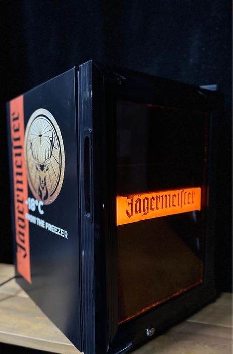 Продам барный холодильник