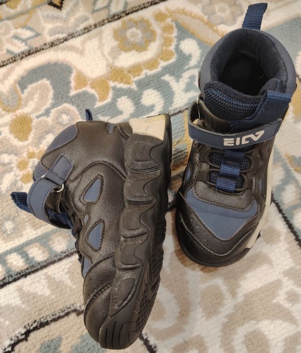 Продам осень весна детские ботинки