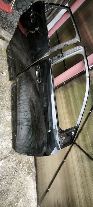 Capota Volvo XC60. Uși stânga dreapta Citroen C4. Uși dreapta  Peugeot 3008