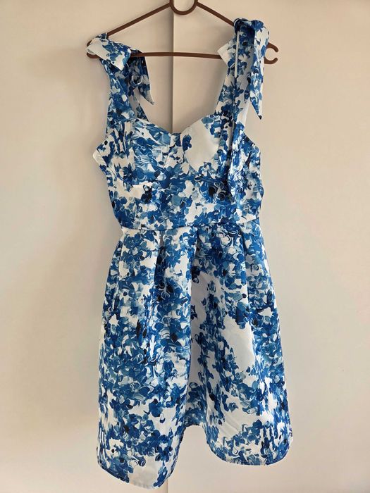 Чисто нова рокля