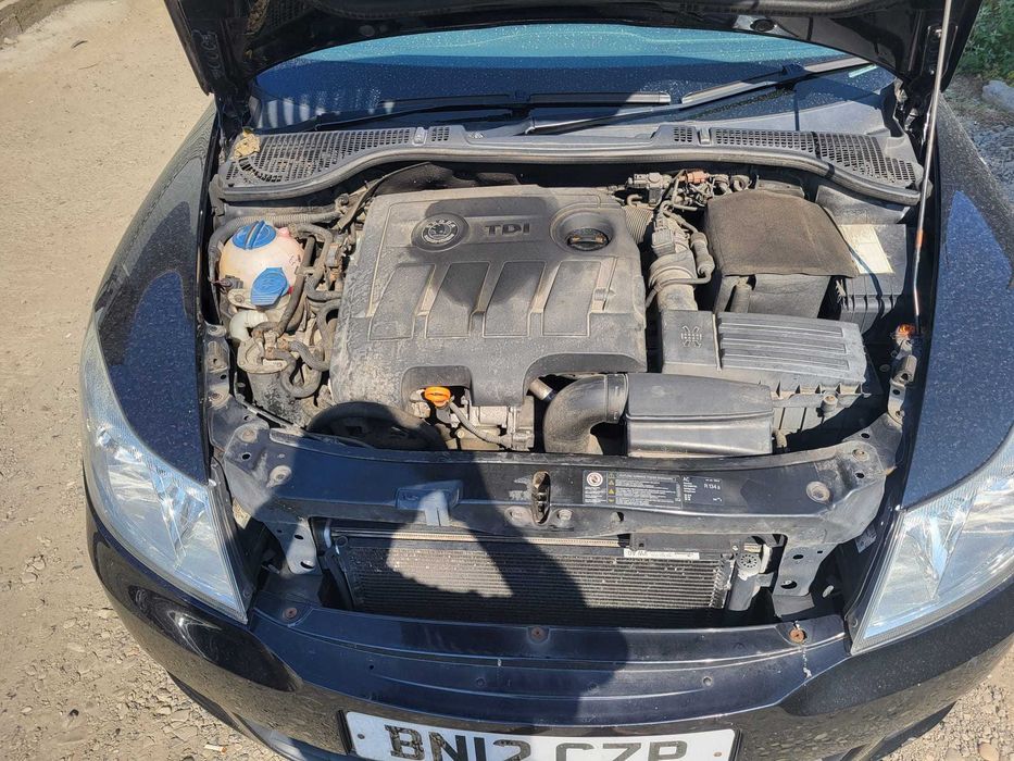 Dezmembram Skoda Octavia 2 2010 Usa fata dreapta /usa spate /motor