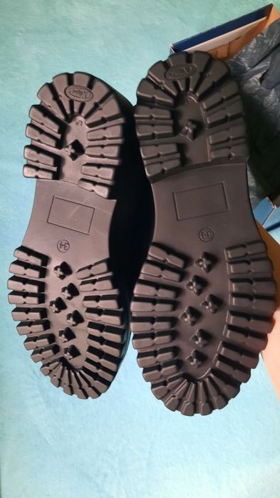Pantofi piele, noi, model albina, marimea 34/35