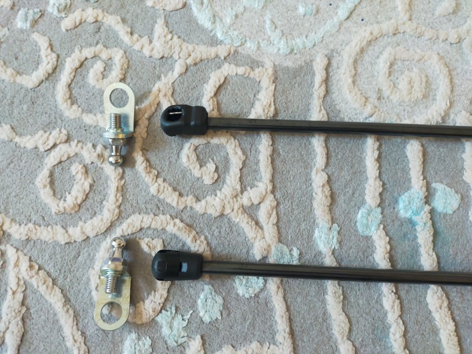 Амортизаторы капота Митсубиси аутлендер