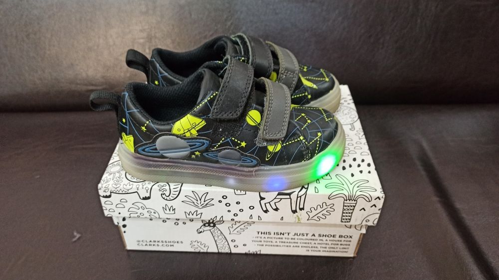Incaltari cu luminite copii Clarks nr 24