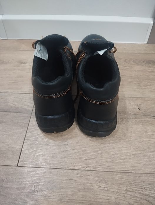 Спец. обувь летняя размер 43