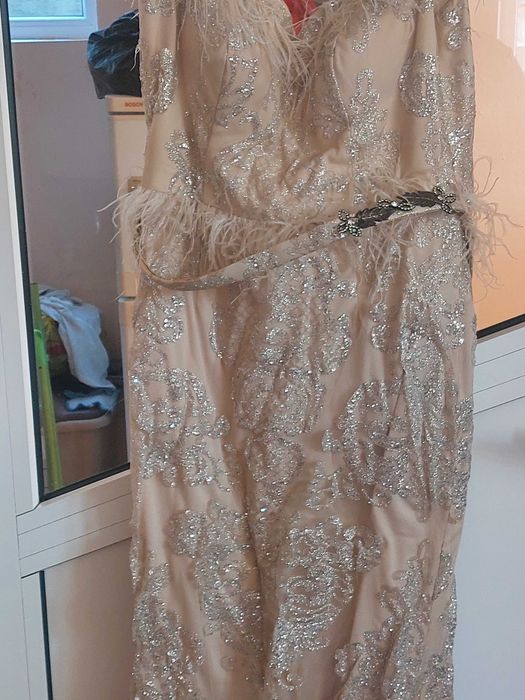 Продавам официални рокли