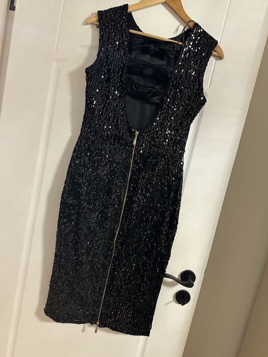 Черна рокла с пайети