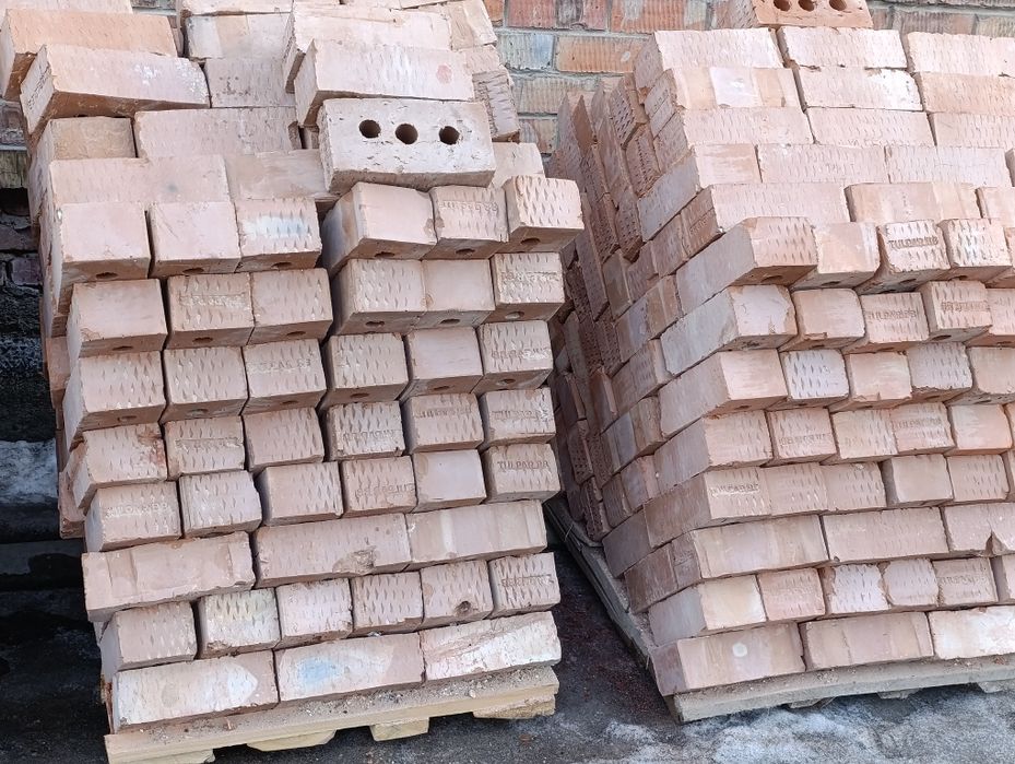 Продам кирпич Новый