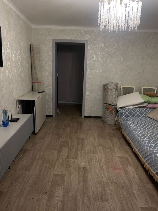 Продаётся  трёхкомнатная квартира